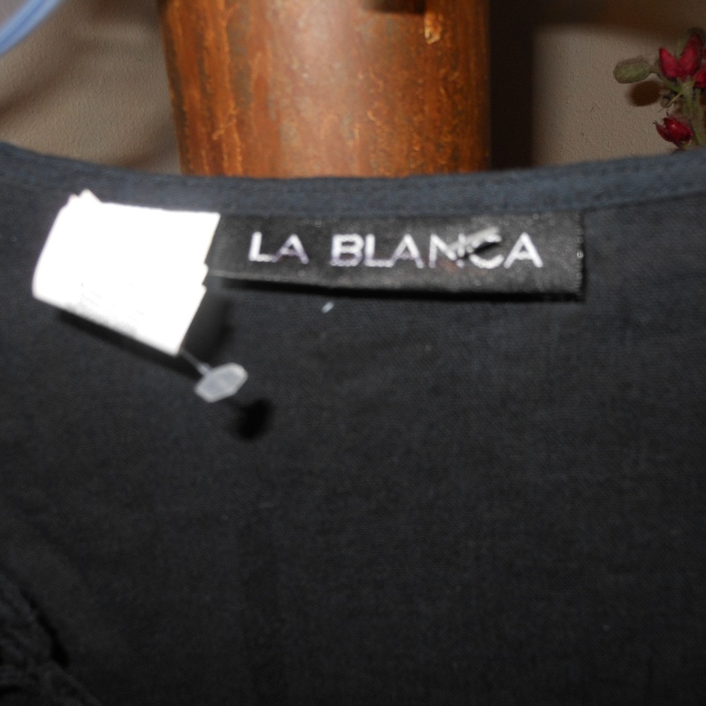 LA BLANCA Peep Show Crochet Cover Up- Size- XS - Picture 5 of 5